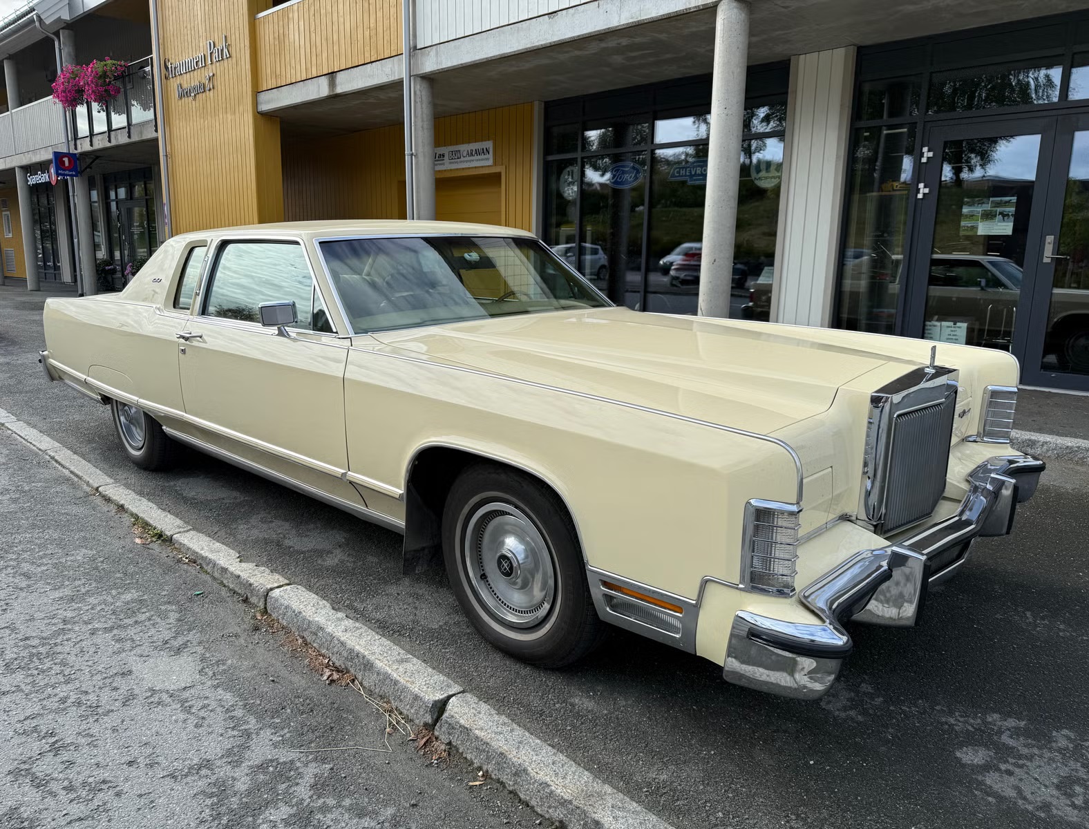 Image of Lincoln Continental
